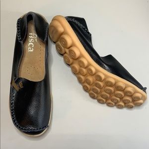 Fisca leather women’s Slip-On loafer. Size 265